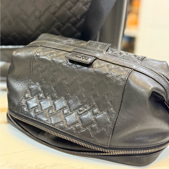 Tumi Ticon complete travel set - Picture 5 of 11